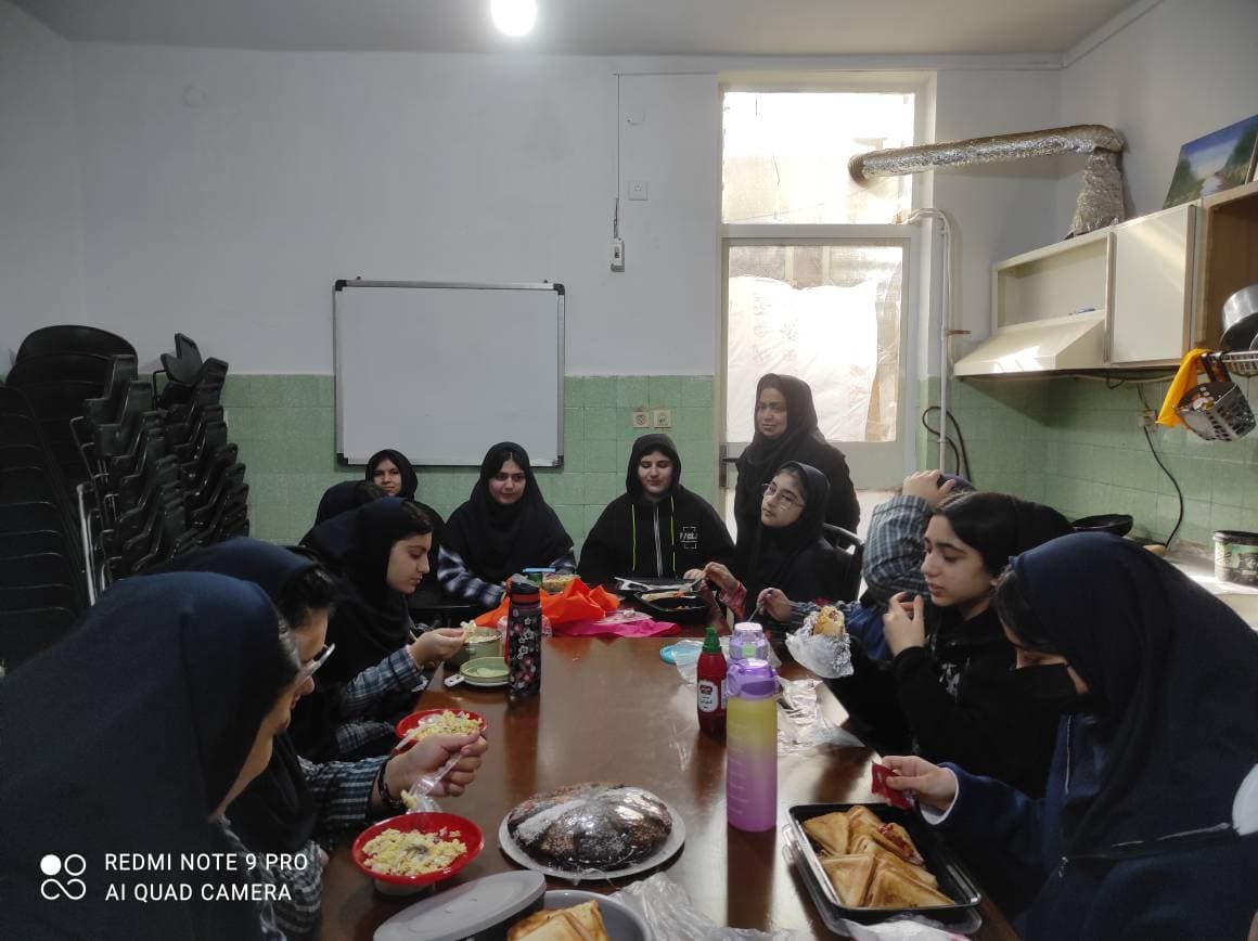 دبیرستان غیردولتی آفاق